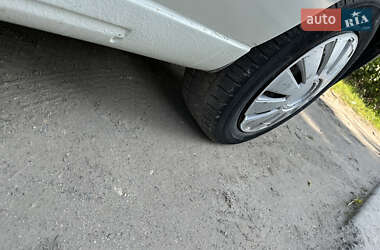 Хэтчбек Volkswagen Golf 1993 в 