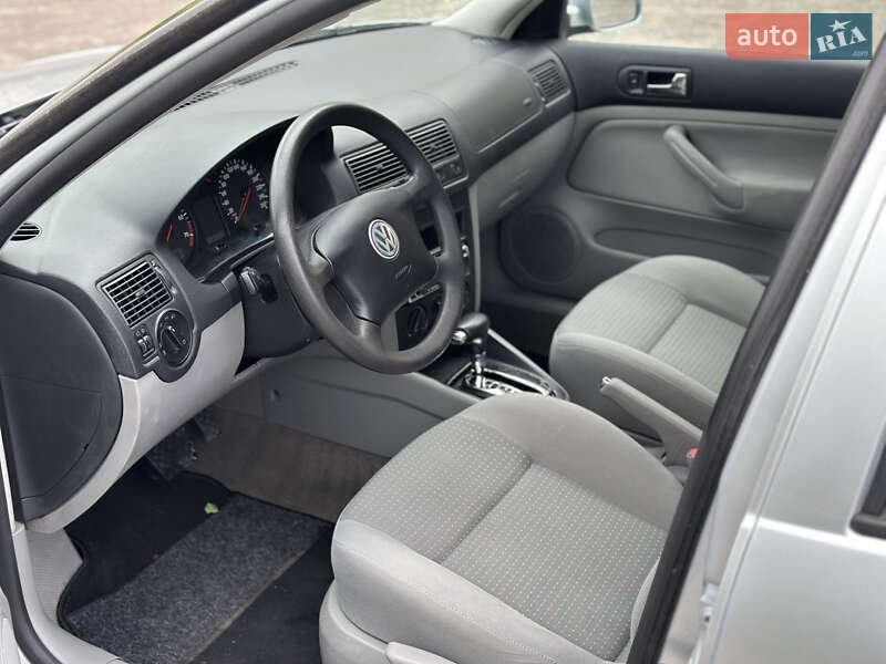 Універсал Volkswagen Golf 2003 в Луцьку