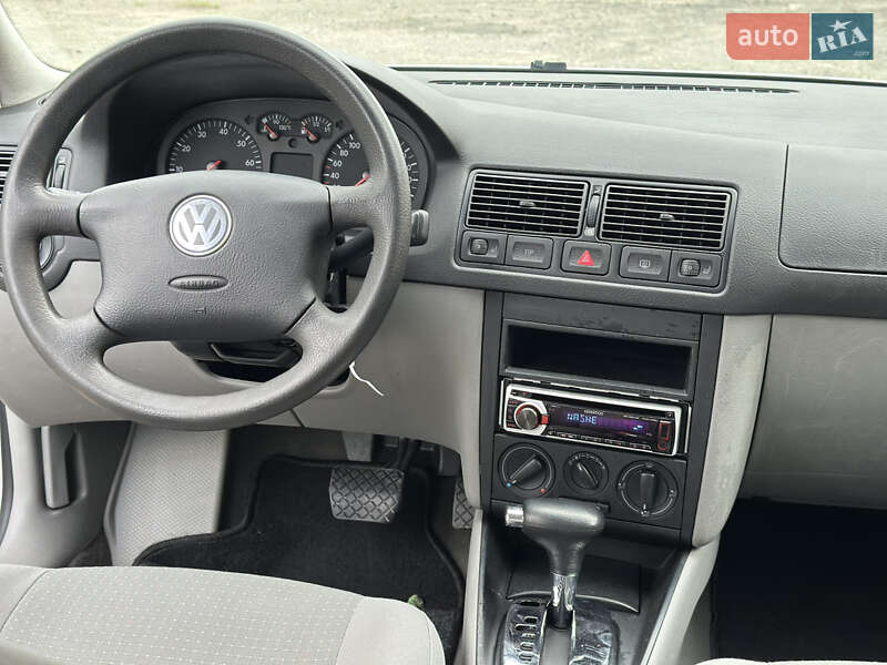 Універсал Volkswagen Golf 2003 в Луцьку