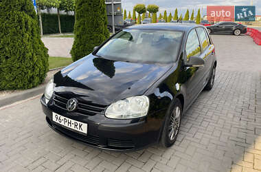 Хетчбек Volkswagen Golf 2006 в Городку