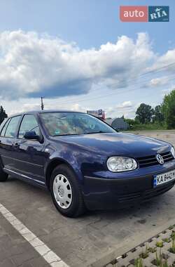 Хэтчбек Volkswagen Golf 2002 в Крюковщине