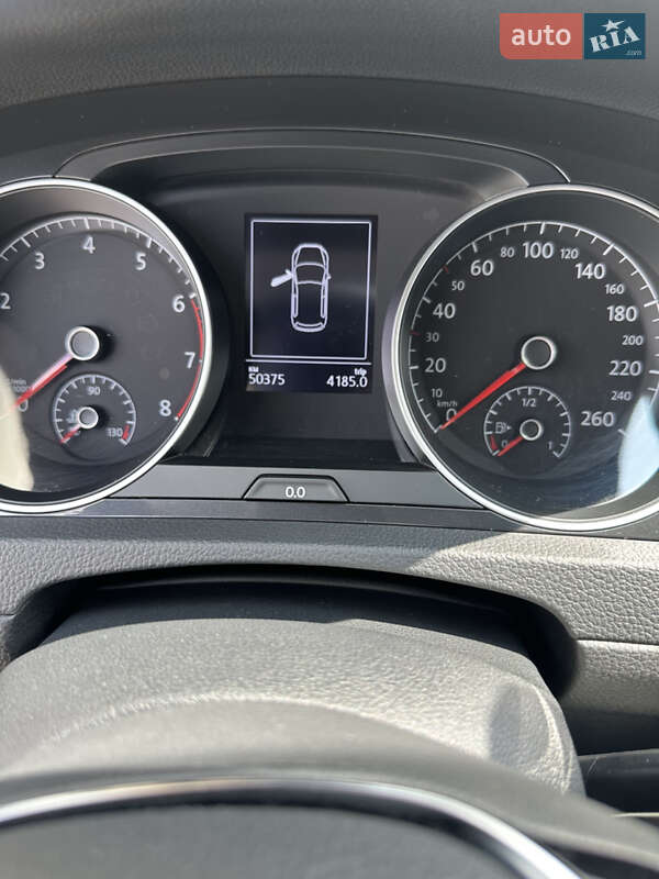 Хэтчбек Volkswagen Golf 2020 в Днепре