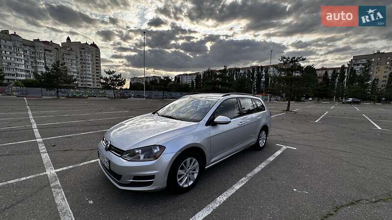 Універсал Volkswagen Golf 2016 в Миколаєві