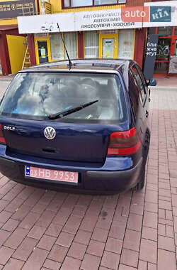 Хэтчбек Volkswagen Golf 2002 в 