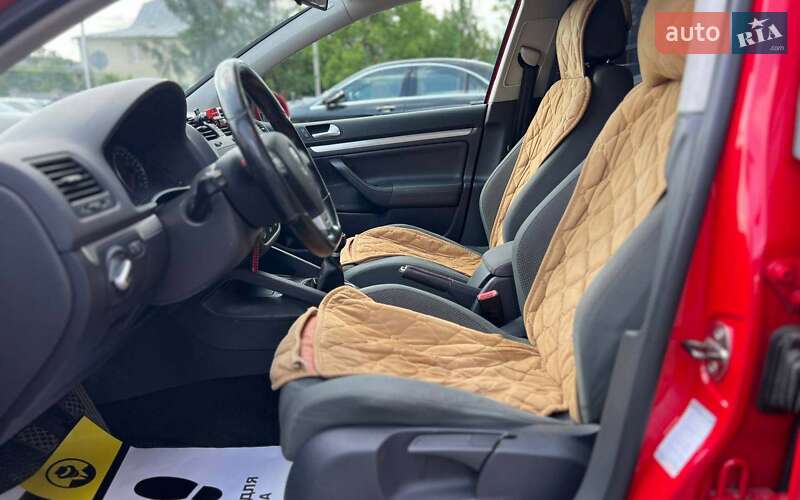 Хетчбек Volkswagen Golf 2004 в Івано-Франківську