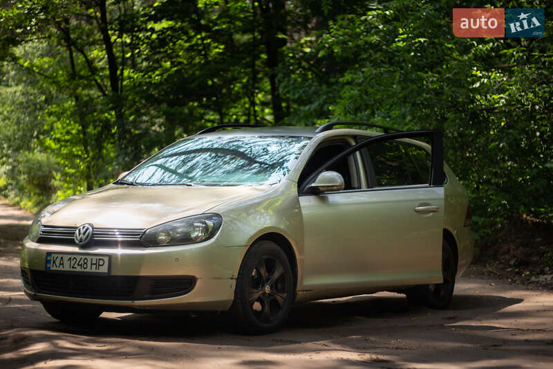 Универсал Volkswagen Golf 2012 в 
