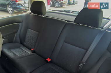 Хэтчбек Volkswagen Golf 2002 в 