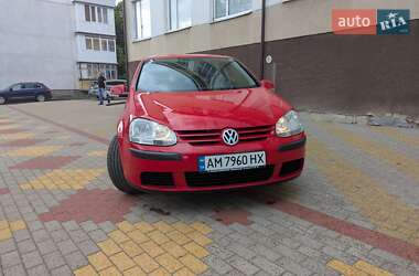 Хэтчбек Volkswagen Golf 2005 в Звягеле