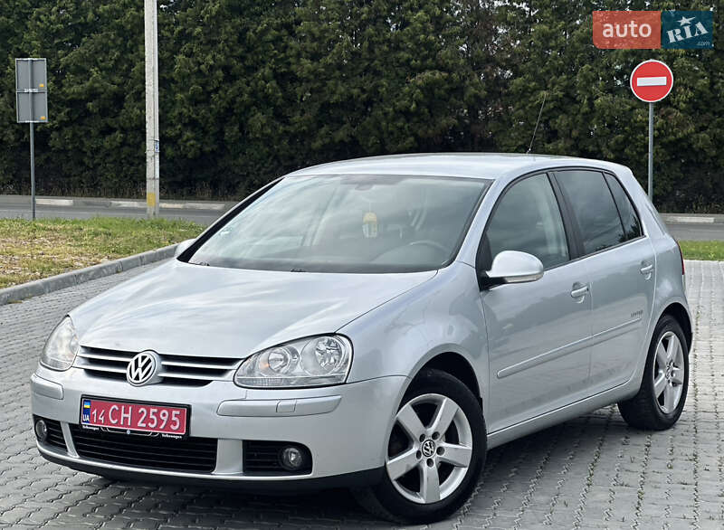 Хетчбек Volkswagen Golf 2008 в Львові