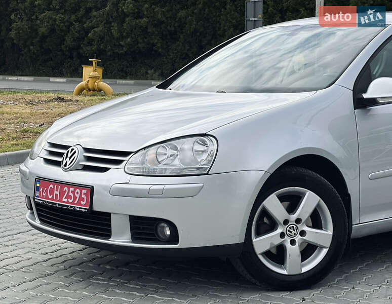 Хетчбек Volkswagen Golf 2008 в Львові