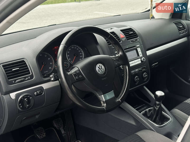 Хетчбек Volkswagen Golf 2008 в Львові