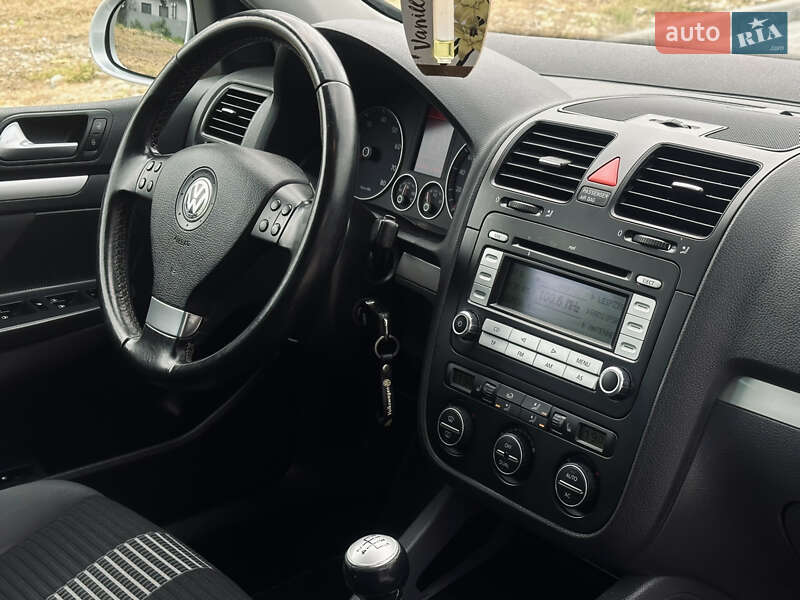 Хетчбек Volkswagen Golf 2008 в Львові