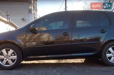 Хетчбек Volkswagen Golf 2004 в Дніпрі