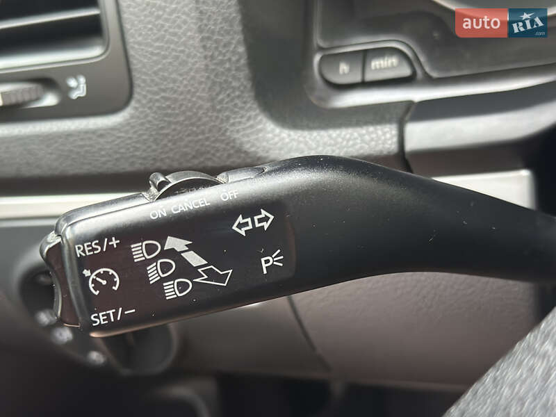 Хетчбек Volkswagen Golf 2008 в Львові
