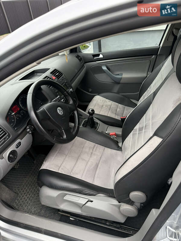 Хэтчбек Volkswagen Golf 2006 в Ивано-Франковске