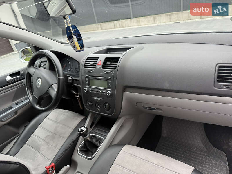 Хэтчбек Volkswagen Golf 2006 в Ивано-Франковске