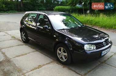 Хэтчбек Volkswagen Golf 2003 в Киеве