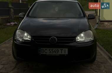 Хэтчбек Volkswagen Golf 2004 в Дрогобыче