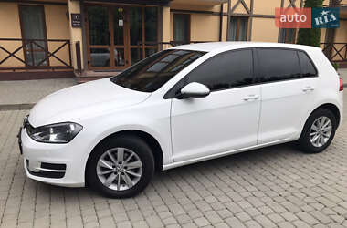 Хэтчбек Volkswagen Golf 2014 в 