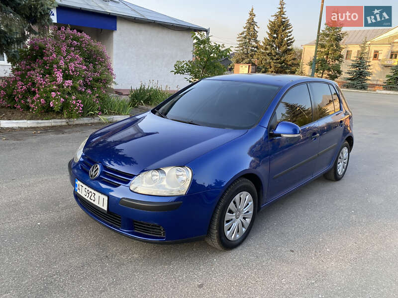 Хетчбек Volkswagen Golf 2004 в Івано-Франківську
