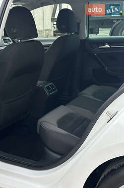 Хэтчбек Volkswagen Golf 2014 в 