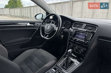 Хэтчбек Volkswagen Golf 2014 в 