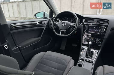 Хэтчбек Volkswagen Golf 2014 в 