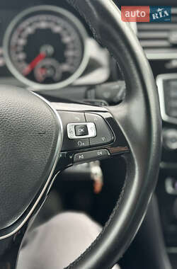 Хэтчбек Volkswagen Golf 2014 в 