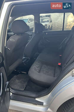 Хэтчбек Volkswagen Golf 1998 в 