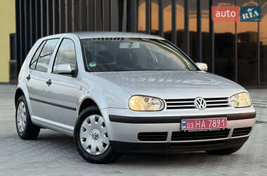 Хэтчбек Volkswagen Golf 2003 в Черновцах