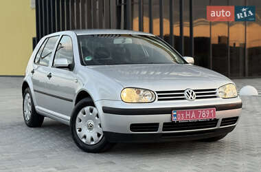 Хэтчбек Volkswagen Golf 2003 в 