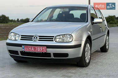 Хэтчбек Volkswagen Golf 2003 в 