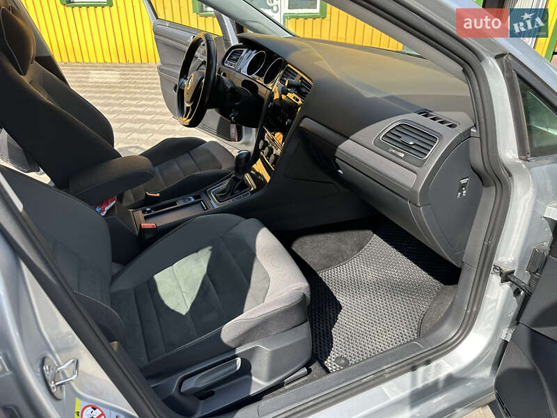 Универсал Volkswagen Golf 2020 в Луцке фото 16 Универсал Volkswagen Golf 2020 в Луцке