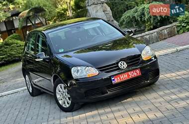 Хэтчбек Volkswagen Golf 2005 в Дрогобыче