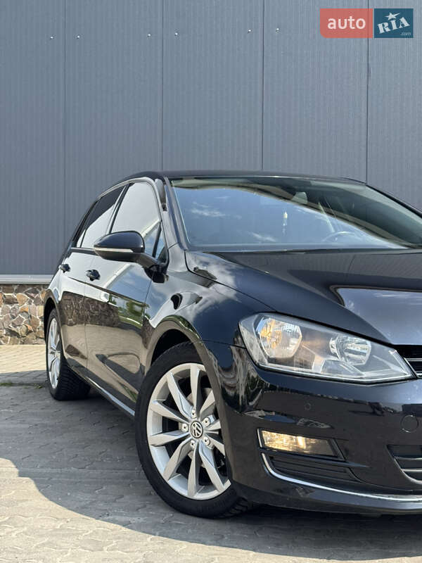 Хетчбек Volkswagen Golf 2013 в Стрию