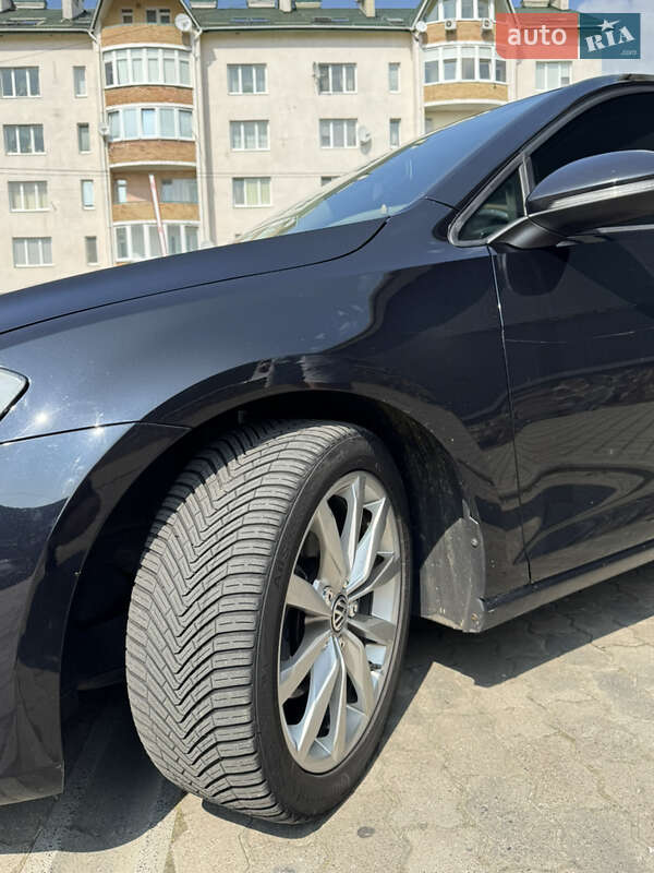 Хетчбек Volkswagen Golf 2013 в Стрию