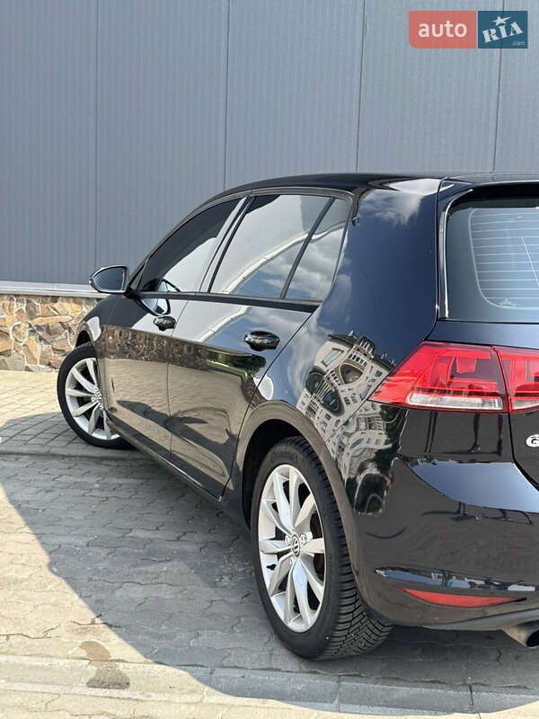 Хетчбек Volkswagen Golf 2013 в Стрию