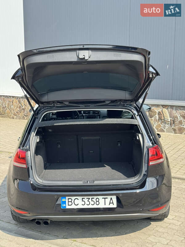 Хетчбек Volkswagen Golf 2013 в Стрию