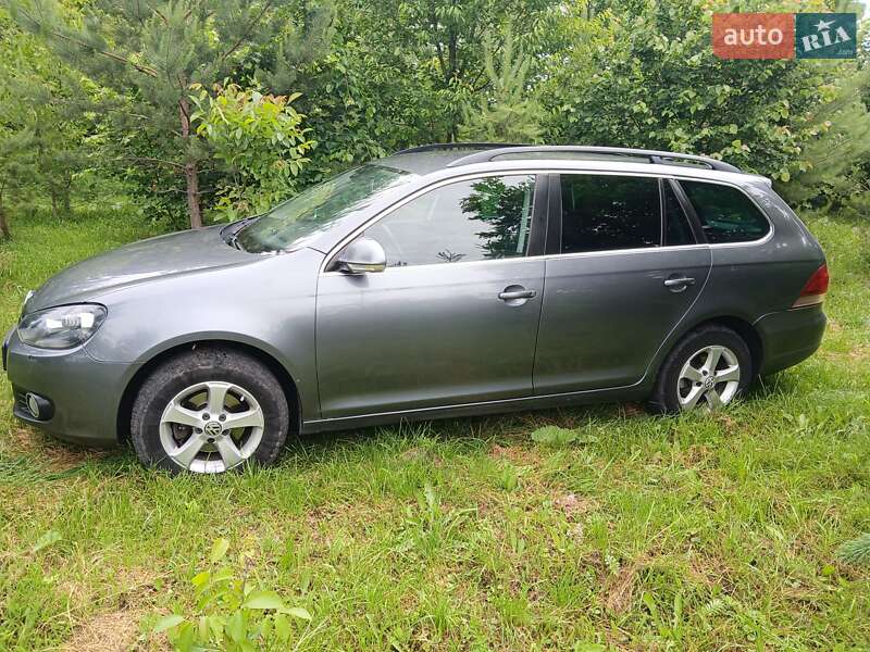 Універсал Volkswagen Golf 2009 в Вінниці