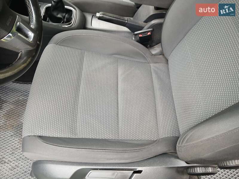 Універсал Volkswagen Golf 2009 в Вінниці