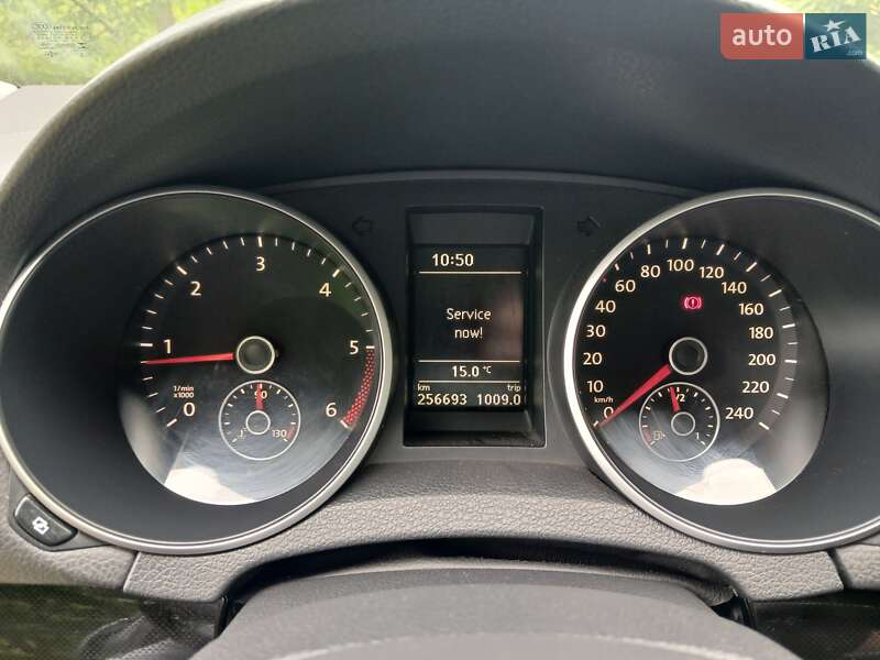 Універсал Volkswagen Golf 2009 в Вінниці