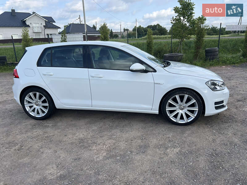 Хетчбек Volkswagen Golf 2014 в Луцьку