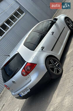 Хэтчбек Volkswagen Golf 2006 в 