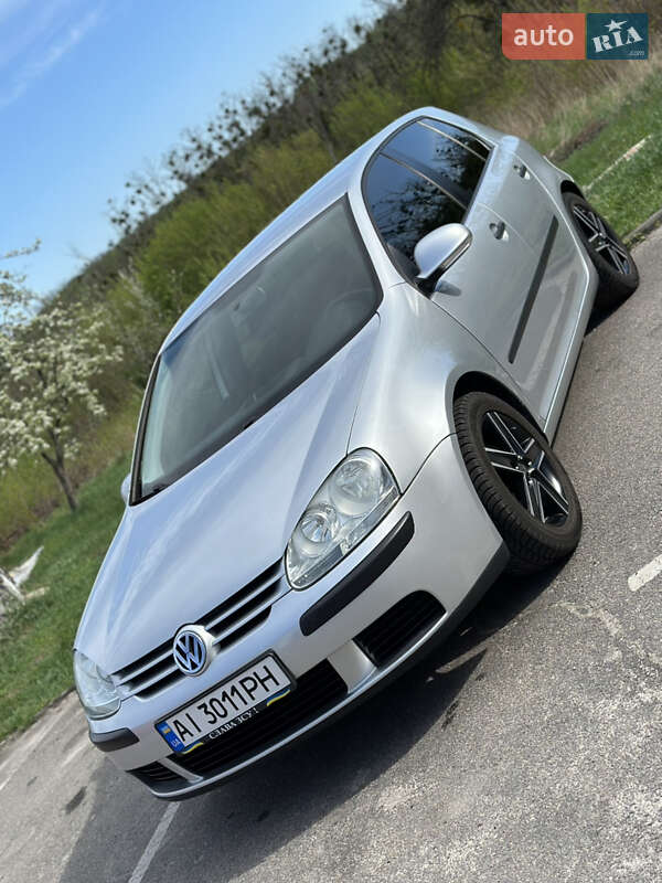 Хэтчбек Volkswagen Golf 2006 в 