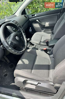 Хэтчбек Volkswagen Golf 2006 в 