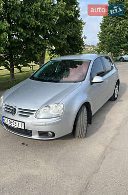Хэтчбек Volkswagen Golf 2006 в Умани