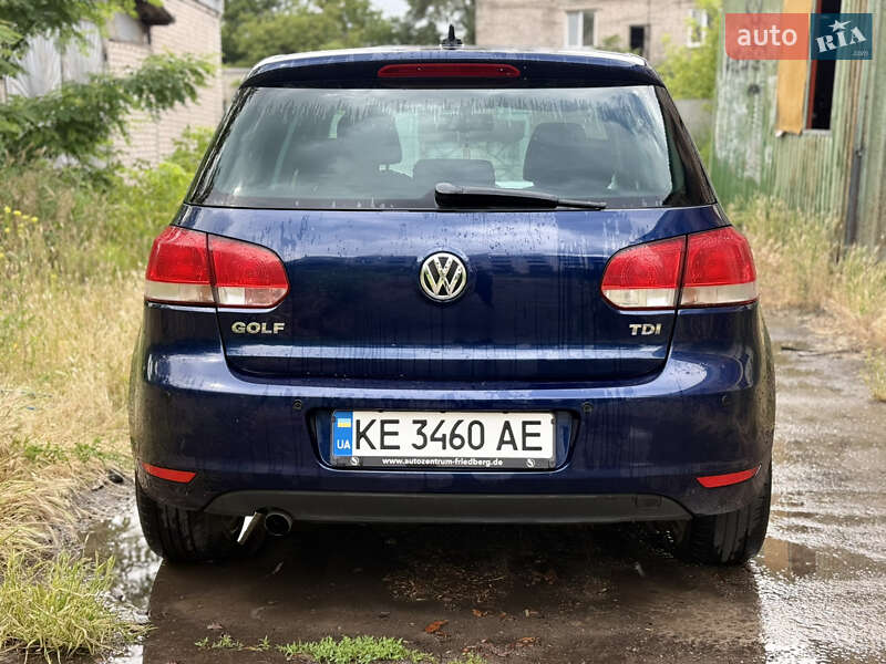 Хэтчбек Volkswagen Golf 2010 в Каменском