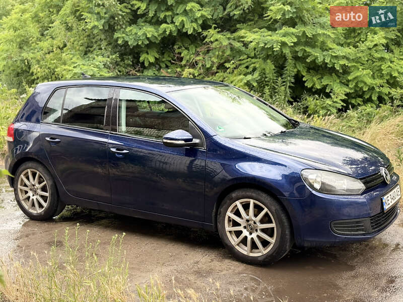 Хэтчбек Volkswagen Golf 2010 в Каменском