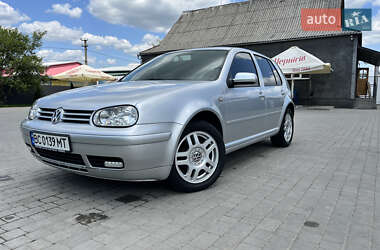 Хэтчбек Volkswagen Golf 2001 в Рогатине