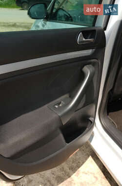 Универсал Volkswagen Golf 2013 в 